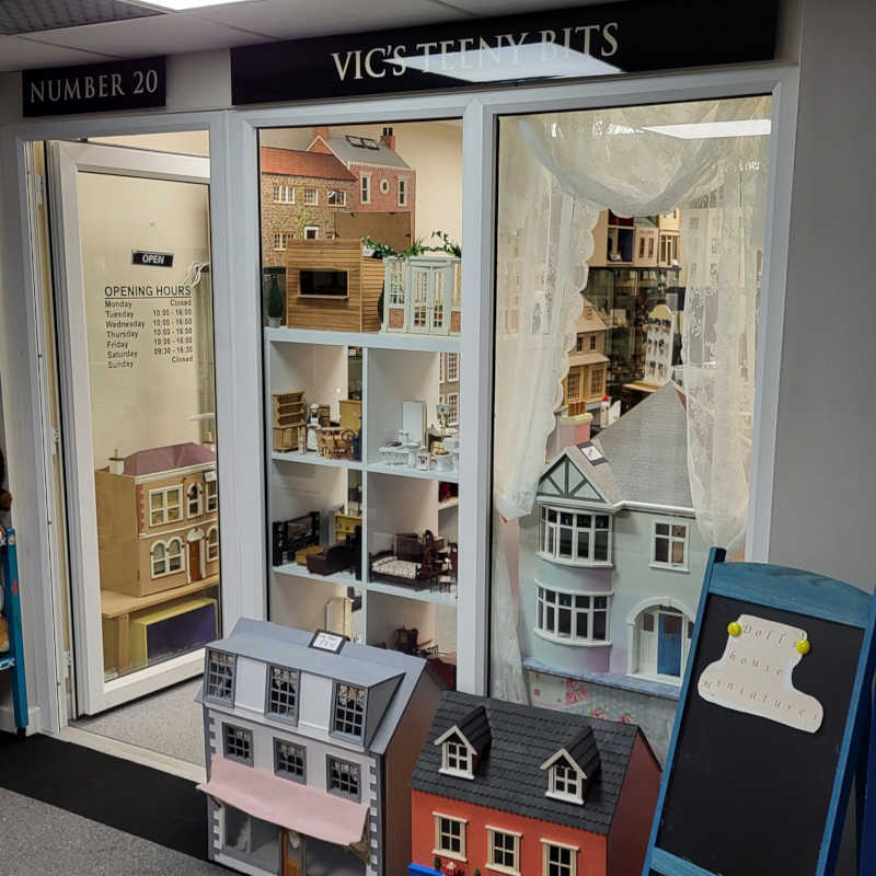 Vic's Teeny Bits