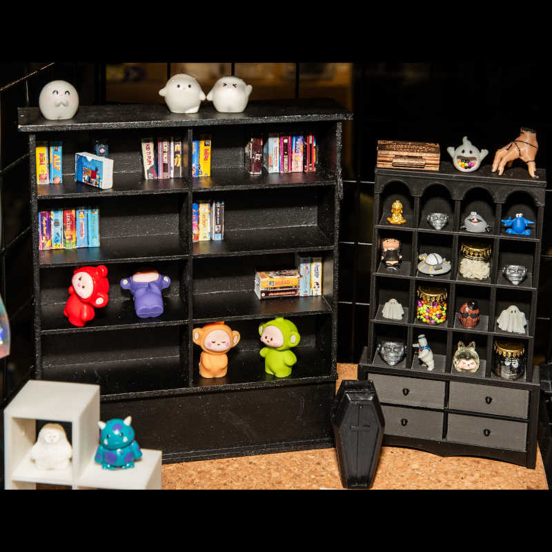 Original, colourful miniatures designed to bring a little joy to tiny worlds, including miniature stationery, art, accessories, original characters, figures and tiny scenes.
