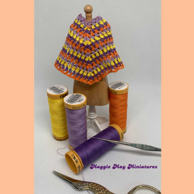 Specialist in 1/12th scale Dolls House miniatures.