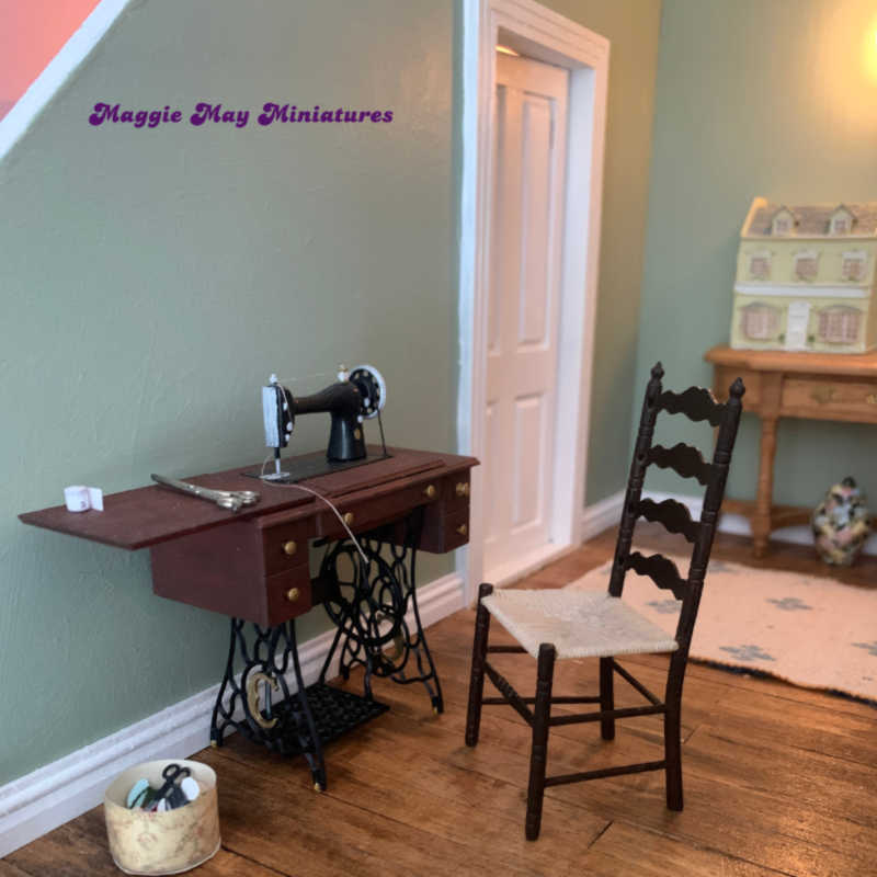 Specialist in 1/12th scale Dolls House miniatures.
